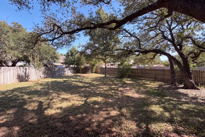 Photo 17 of 21 of 1315 Tumbling River Dr, Leander, TX