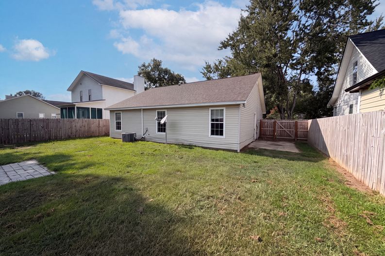 Photo 5 of 18 of 218 Persimmon Cir, Goose Creek, SC