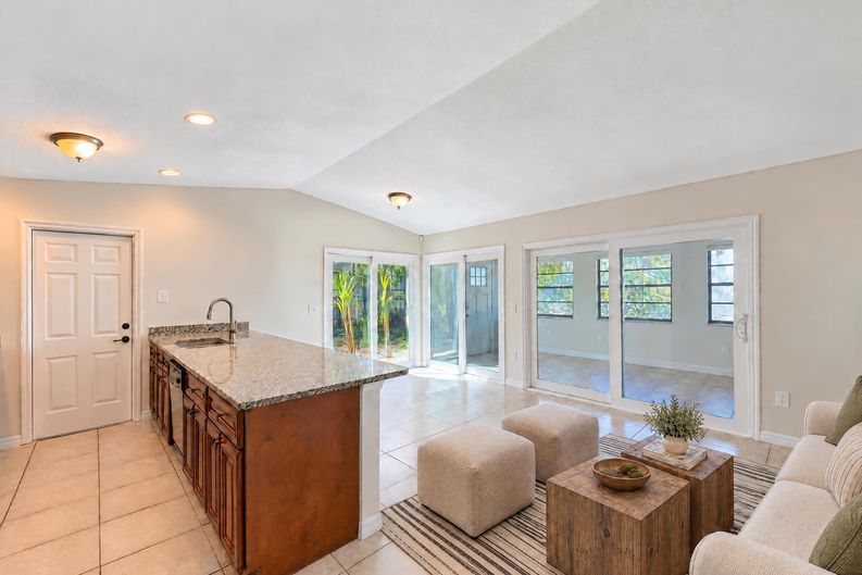 Photo 14 of 17 of 7606 Leon Ave, Temple Terrace, FL