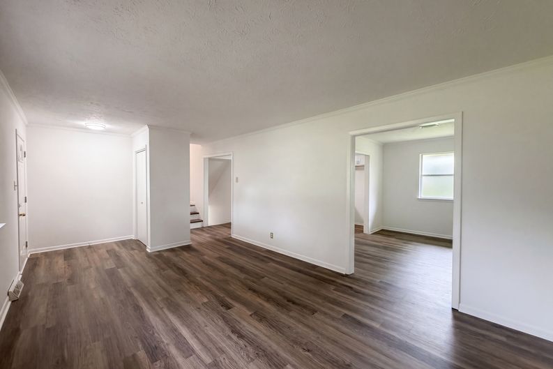 Photo 9 of 29 of 508 Bromley Ln, Knoxville, TN
