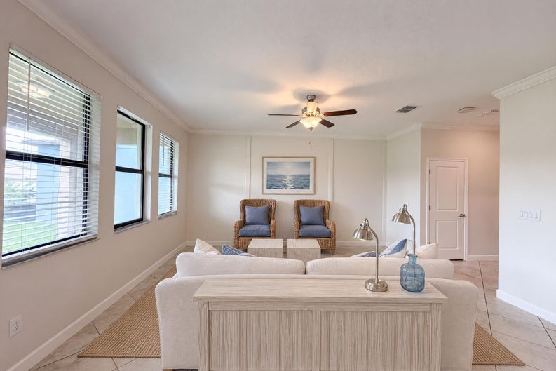 Photo 8 of 36 of 9709 Ivory Dr, Sun City Center, FL