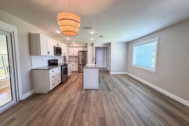 Photo 7 of 15 of 1521 W River Shore Way, Tampa, FL
