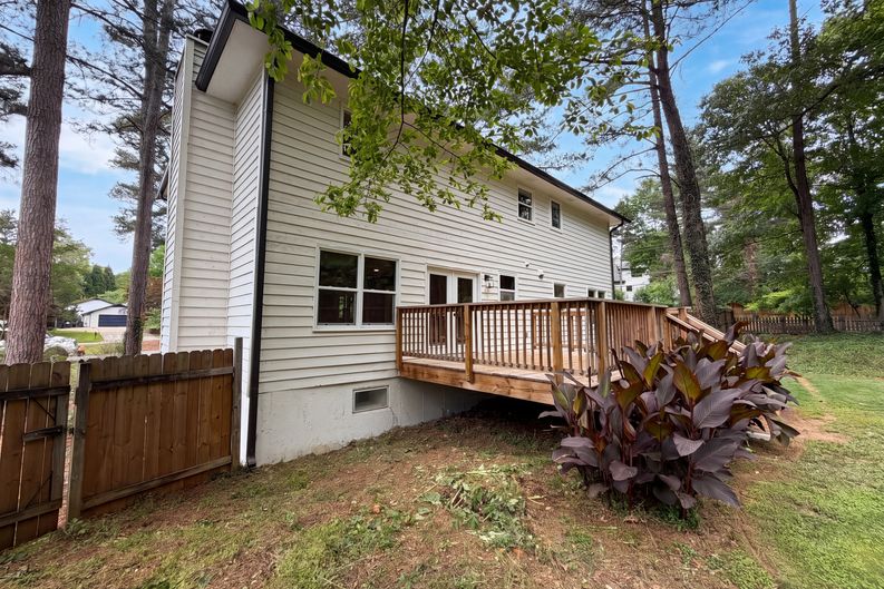 Photo 33 of 38 of 1772 Huntingford Dr, Marietta, GA