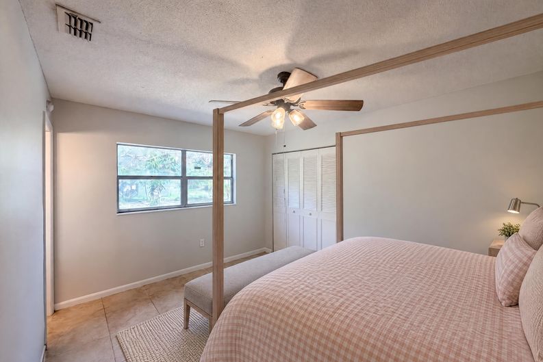 Photo 6 of 13 of 1100 Carefree Cove Dr, Winter Haven, FL