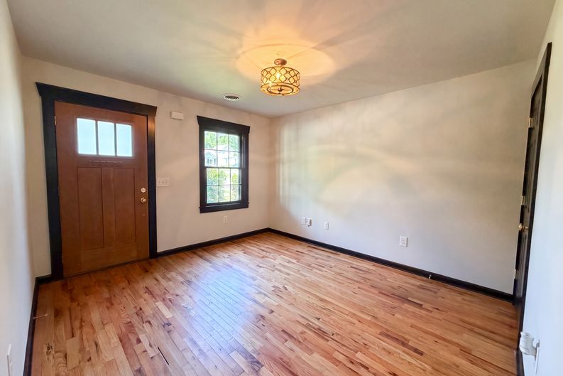 Photo 3 of 20 of 509 Drake Ave, Nashville, TN