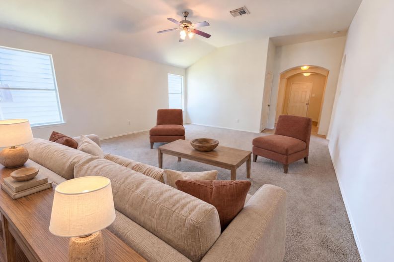 Photo 3 of 23 of 7435 Kennemer Dr, Humble, TX