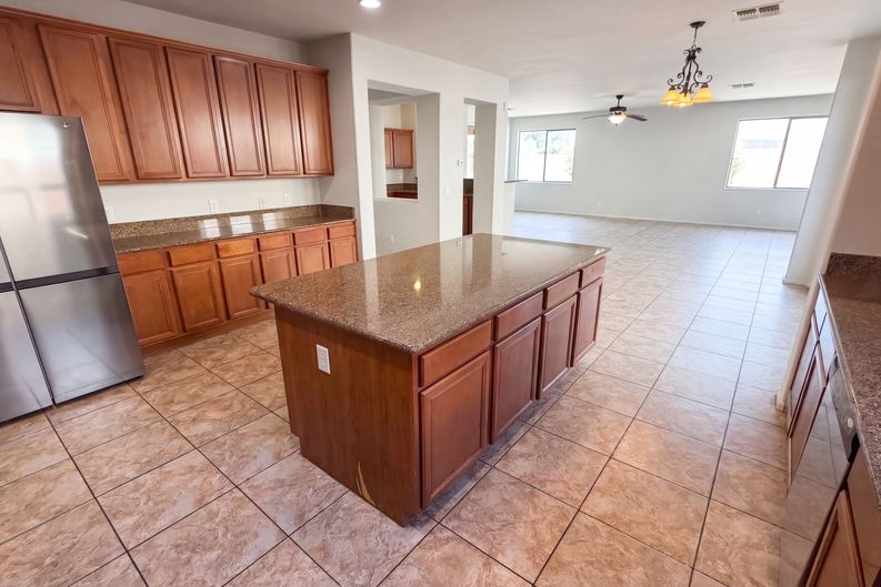 Photo 21 of 47 of 17641 W Valentine St, Surprise, AZ