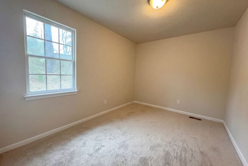 Photo 14 of 18 of 225 Ash Cir, Trussville, AL
