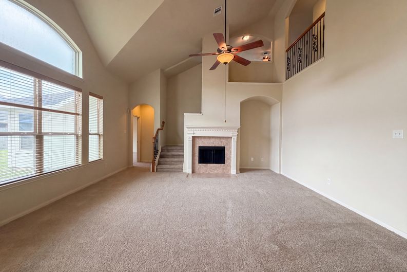 Photo 12 of 25 of 4710 Autumn Pine Ln, Houston, TX