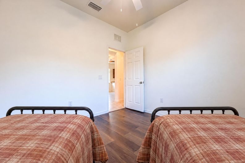 Photo 19 of 47 of 1416 Hickory View Cir, Parrish, FL