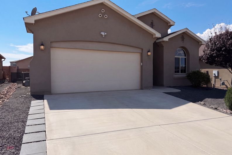 Photo 19 of 24 of 6384 Red Falcon Dr NE, Rio Rancho, NM