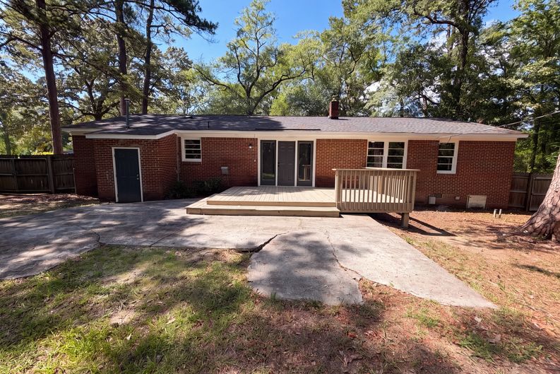 Photo 5 of 27 of 1425 Hollyberry Ln, West Columbia, SC
