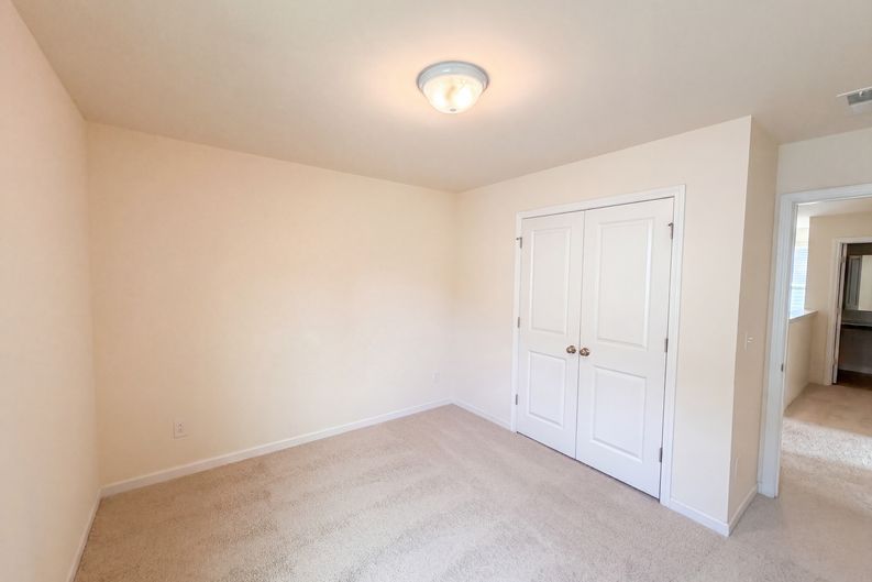 Photo 10 of 17 of 913 Peninsula Pl, Knightdale, NC