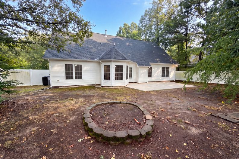 Photo 17 of 19 of 2037 Olde Towne Dr, Monroe, NC