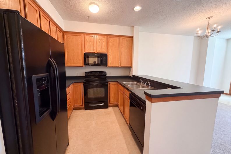 Photo 9 of 25 of 7231 Jewel Ln N, Maple Grove, MN