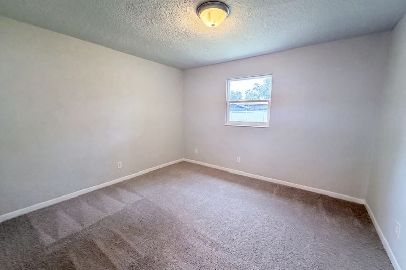 Photo 14 of 21 of 411 Capricorn Ln, Orange Park, FL