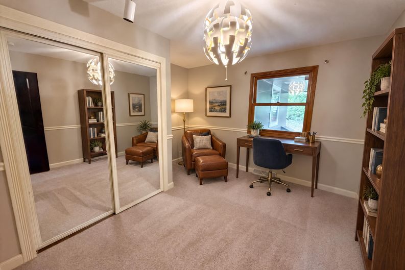 Photo 10 of 16 of 6710 Hopi Rd, Chanhassen, MN