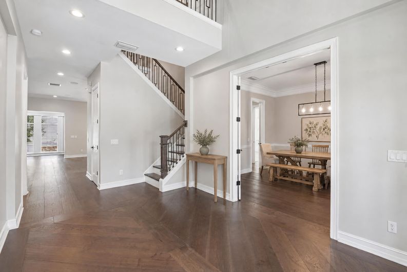 Photo 11 of 62 of 5105 W Neptune Way, Tampa, FL