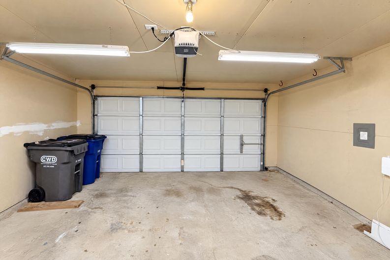 Photo 18 of 22 of 2708 White Oak Dr, Little Elm, TX