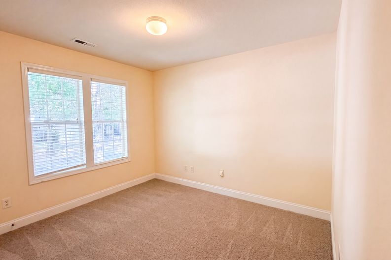 Photo 13 of 23 of 1750 Wilburn Park Ln NW, Charlotte, NC