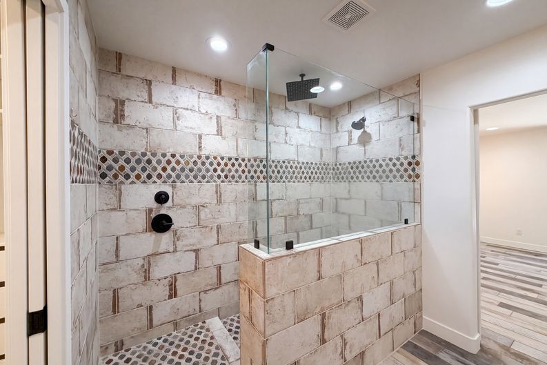 Photo 11 of 28 of 8747 W Lone Cactus Dr, Peoria, AZ