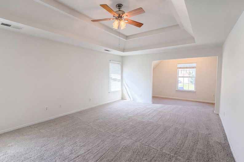 Photo 4 of 25 of 330 Oxnard Cir SW, Atlanta, GA