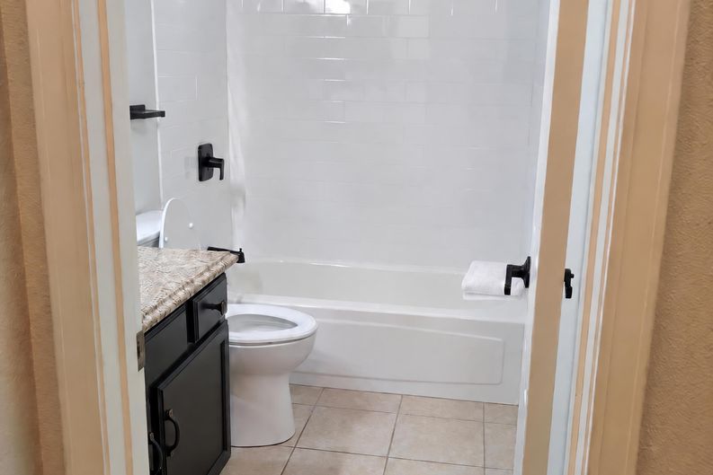 Photo 19 of 28 of 2206 N Basswood Ct, Derby, KS