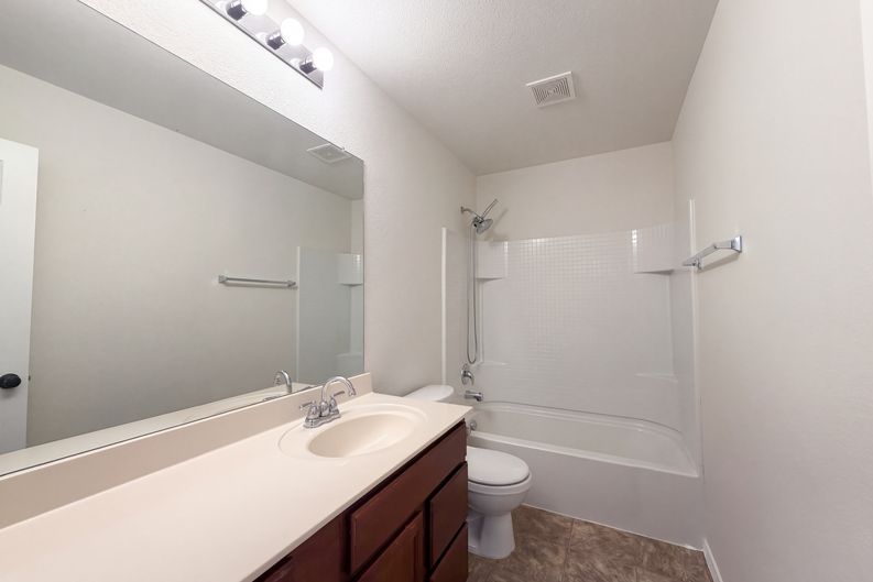 Photo 15 of 19 of 9000 Blackstone Dr, Aubrey, TX
