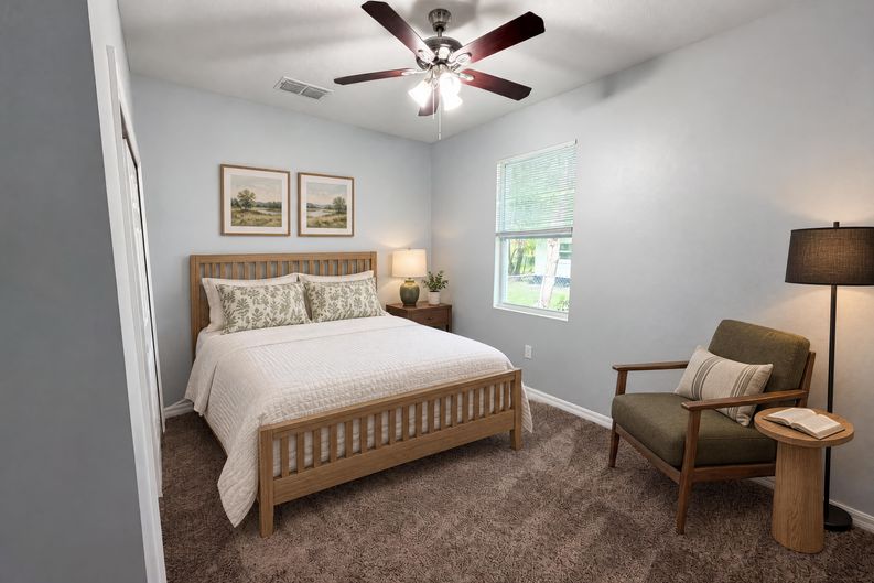 Photo 14 of 27 of 1013 W 11th St, Sanford, FL