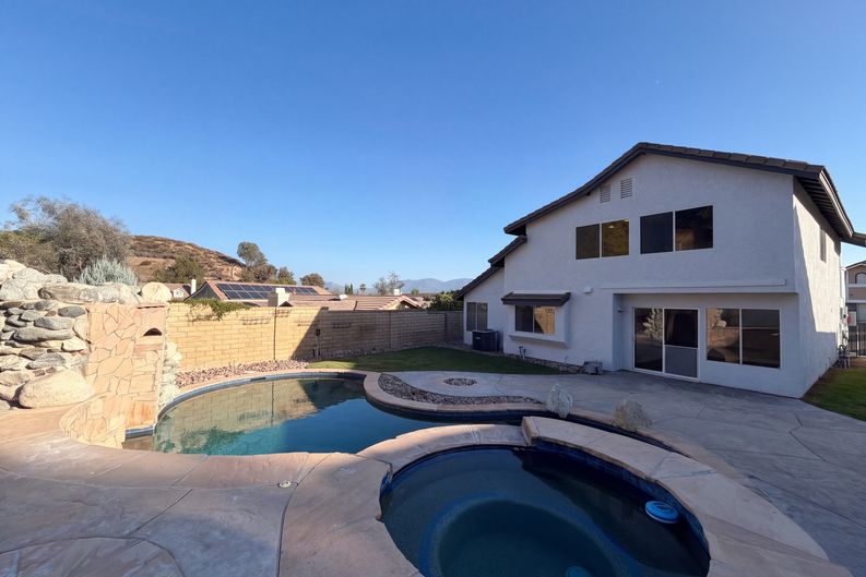 Photo 5 of 19 of 20021 Kent Ln, Santa Clarita, CA