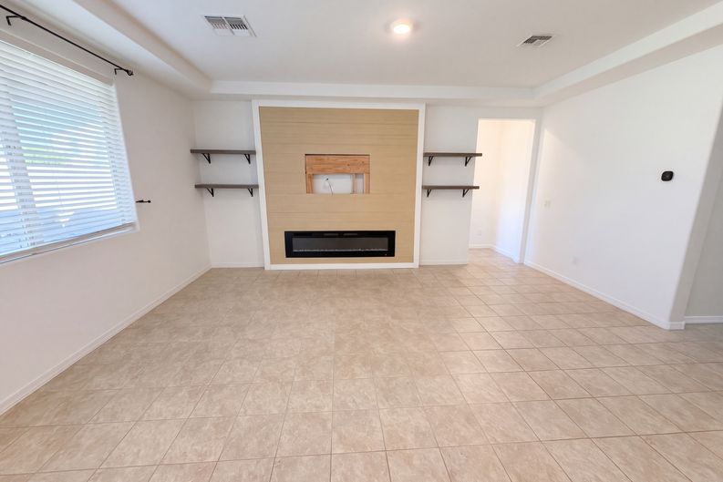 Photo 3 of 50 of 19872 W Montecito Ave, Litchfield Park, AZ