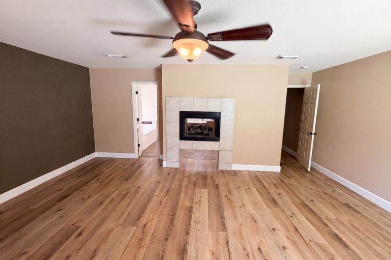 Photo 10 of 27 of 106 Forestview Rd, Hickory Creek, TX