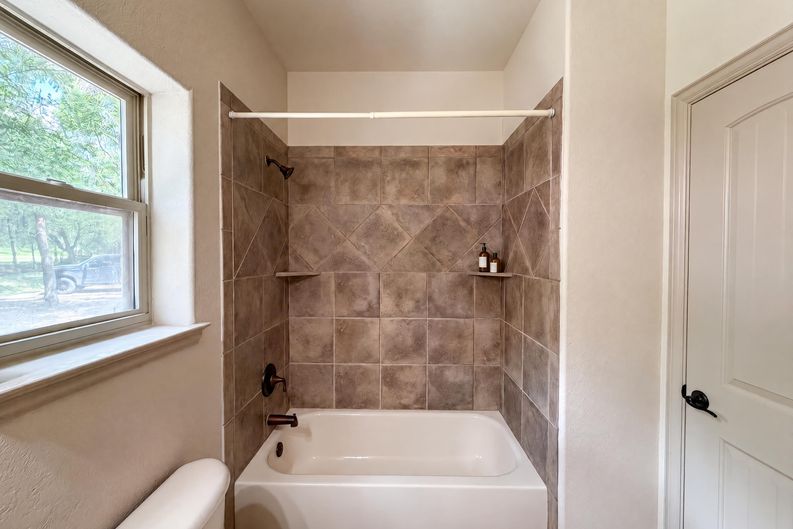 Photo 18 of 25 of 121 Rey Del Mar Cir, Weatherford, TX