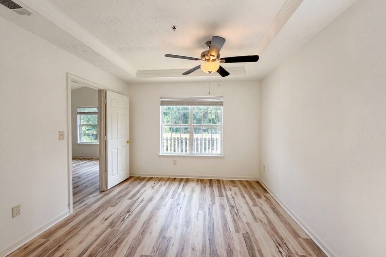 Photo 11 of 19 of 131 Bentley Pl, Tucker, GA
