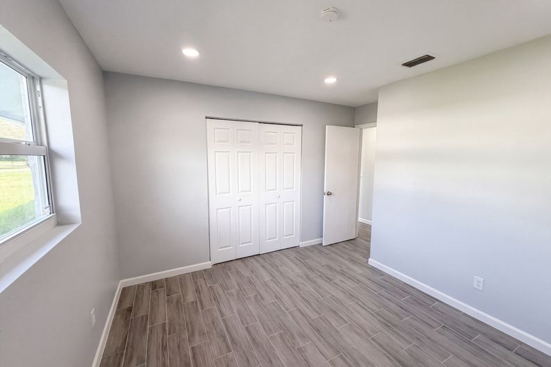 Photo 10 of 19 of 2096 W Atmore Cir, Deltona, FL