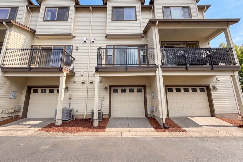 Photo 5 of 21 of 28428 SW Villebois Dr N, Wilsonville, OR