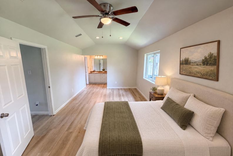 Photo 4 of 20 of 318 Floravista Dr, Webster, TX