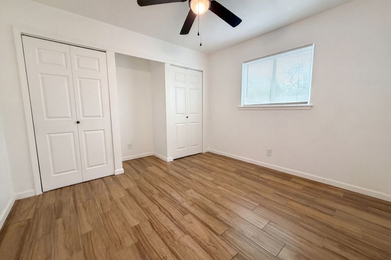 Photo 4 of 16 of 3702 Autumn Ln, San Antonio, TX