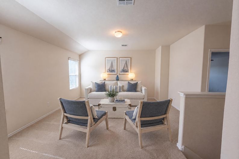 Photo 7 of 18 of 276 Circle Way, Jarrell, TX