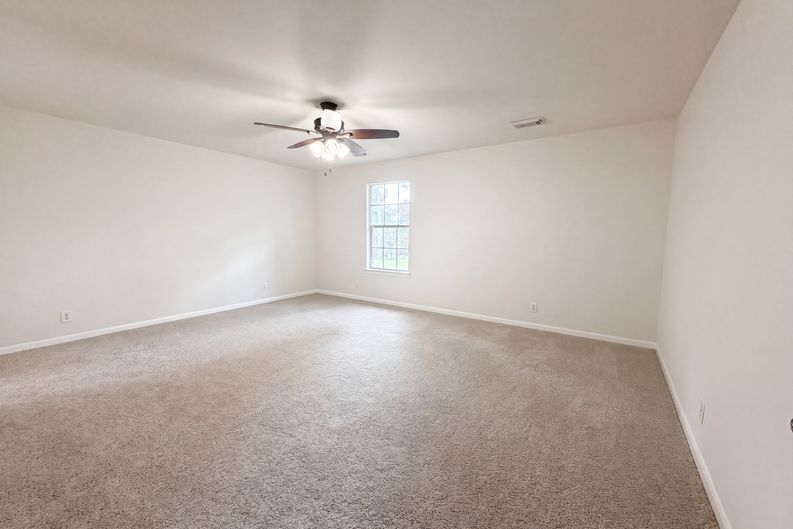 Photo 16 of 23 of 17518 Rustington Dr, Spring, TX