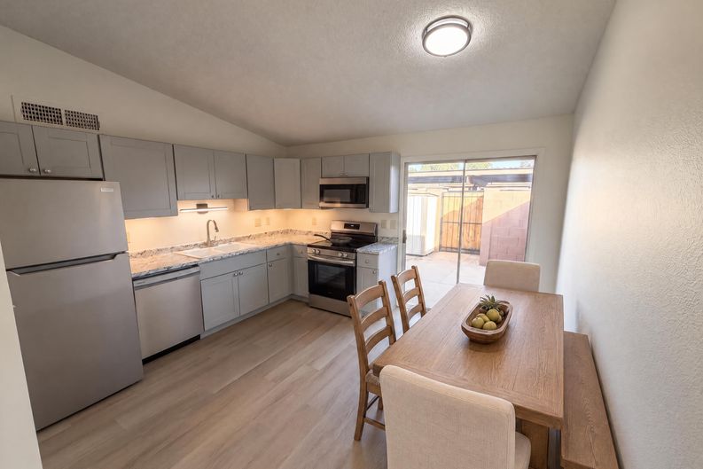 Photo 7 of 23 of 6711 W Osborn Rd, Phoenix, AZ