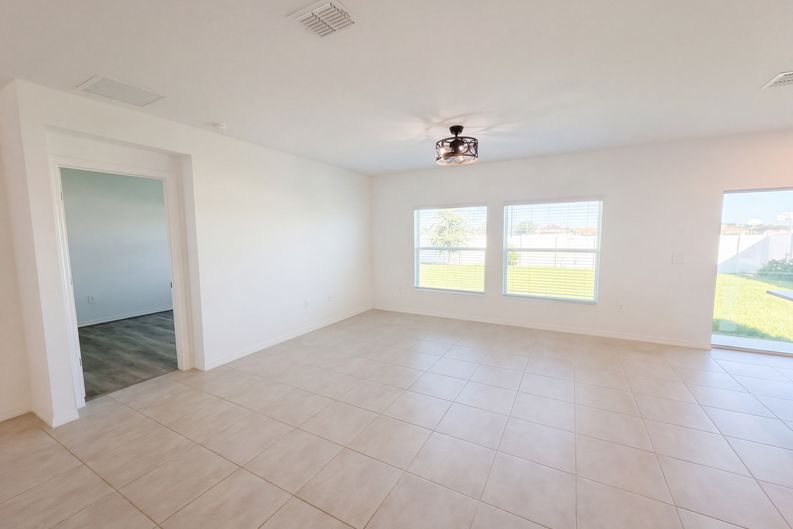 Photo 11 of 42 of 124 Citrine Loop, Kissimmee, FL