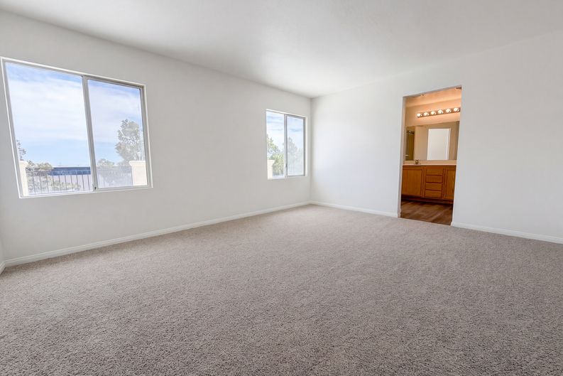 Photo 4 of 32 of 5338 Lindsay Heights St, Las Vegas, NV