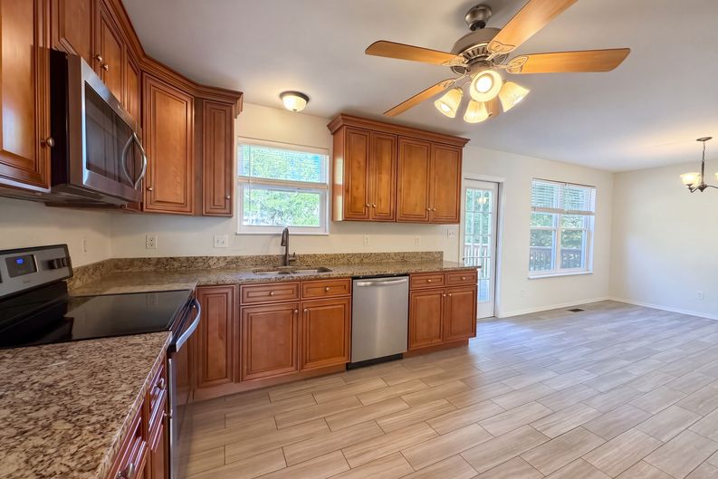 Photo 8 of 23 of 897 Stone Gate Dr, De Soto, MO