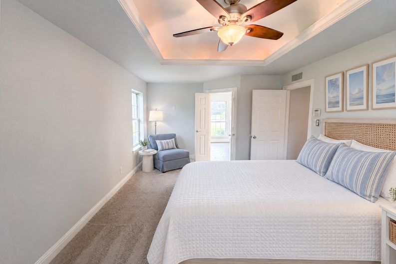 Photo 15 of 22 of 3308 Brookhaven Club Dr, Dallas, TX