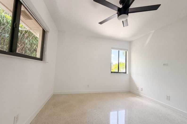 Photo 10 of 17 of 1717 NE 20th Ave, Fort Lauderdale, FL
