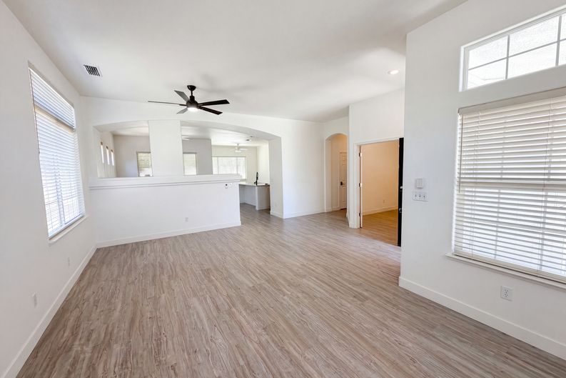 Photo 3 of 28 of 3309 Mokelumne Ct, Modesto, CA
