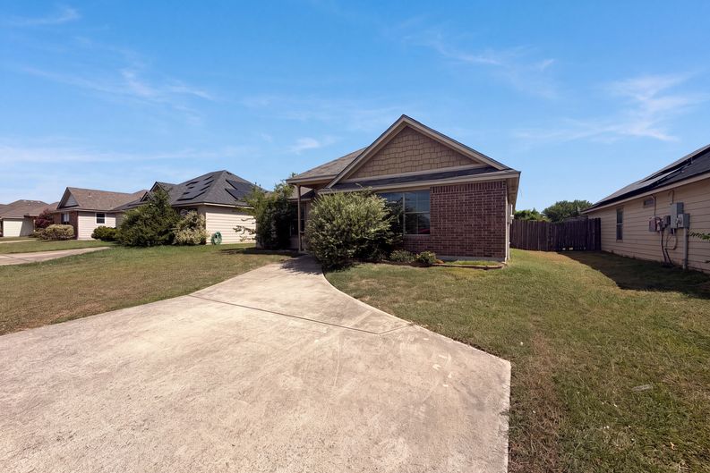 Photo 15 of 16 of 2512 Saulsbury Dr, Temple, TX