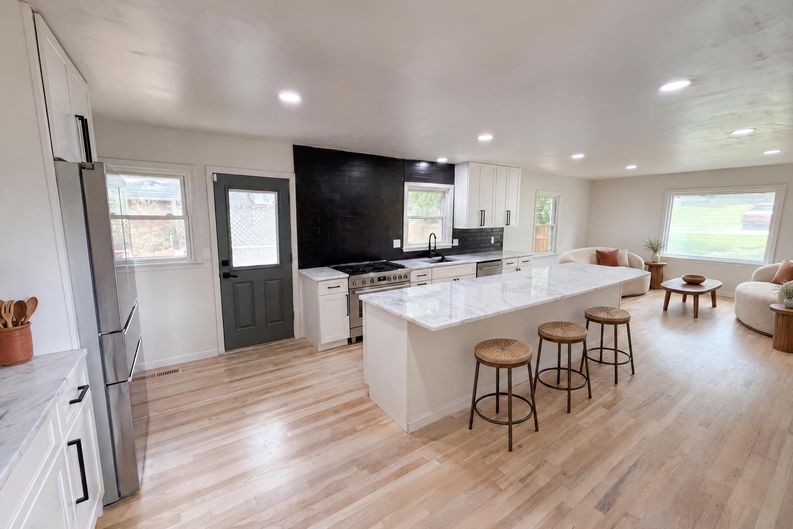 Photo 12 of 30 of 3807 Greenhill Dr, Atlanta, GA