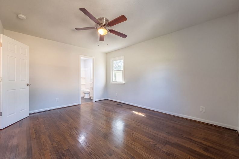 Photo 12 of 15 of 3111 Braddock Dr, Fayetteville, NC